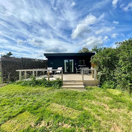 Hotel The Hut - A Shepherd'S Hut On Our Family Farm In Warwickshire Evesham Exterior foto