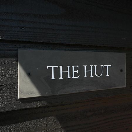 Hotel The Hut - A Shepherd'S Hut On Our Family Farm In Warwickshire Evesham Exterior foto