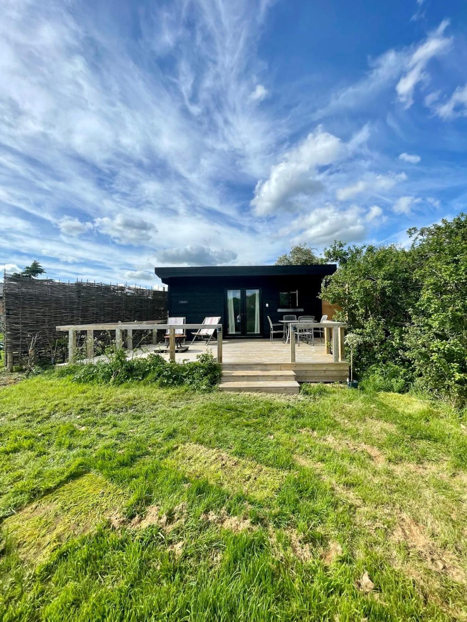 Hotel The Hut - A Shepherd'S Hut On Our Family Farm In Warwickshire Evesham Exterior foto