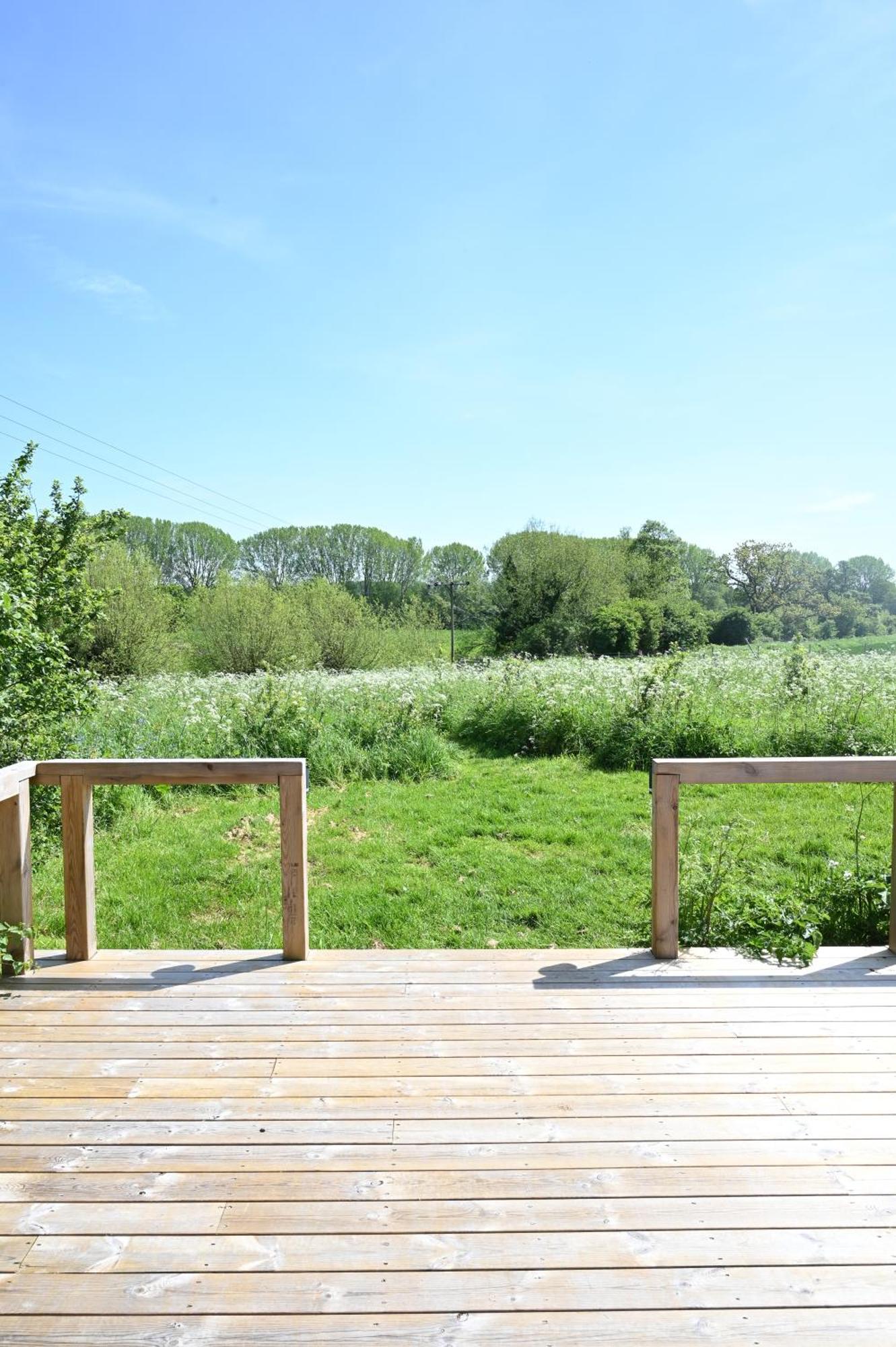 Hotel The Hut - A Shepherd'S Hut On Our Family Farm In Warwickshire Evesham Exterior foto