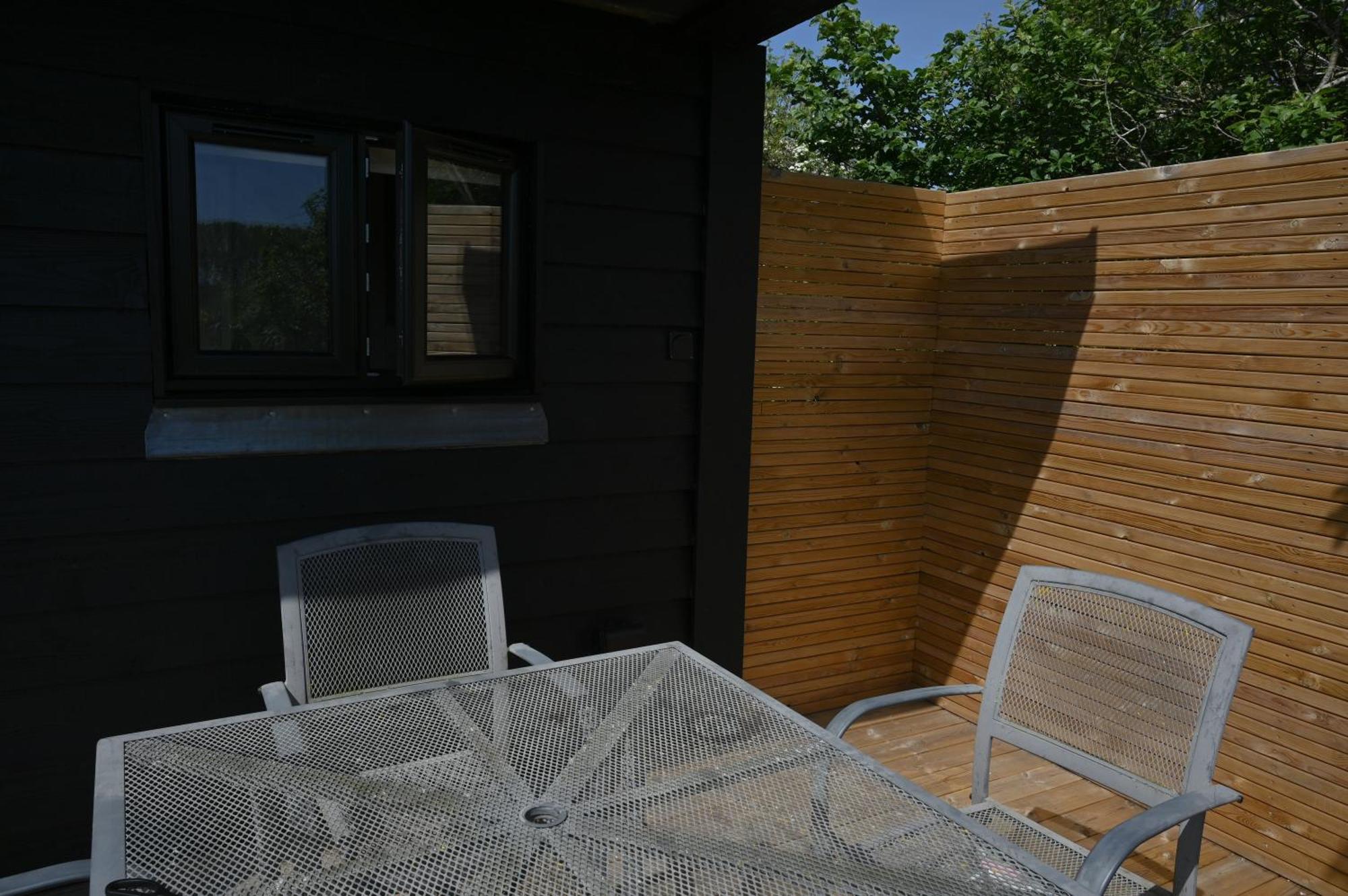 Hotel The Hut - A Shepherd'S Hut On Our Family Farm In Warwickshire Evesham Exterior foto